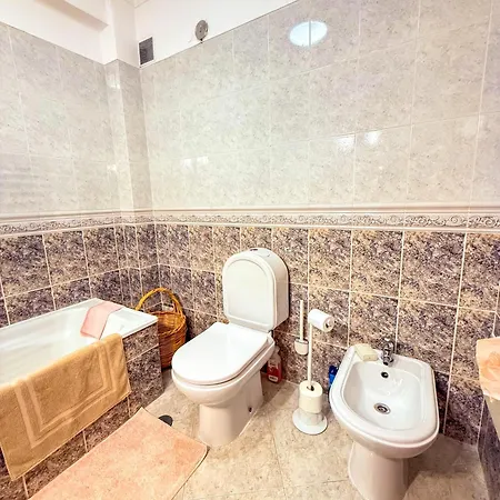 Privatunterkunft Garden View Ample Double Good Natural Light Superhost Corroios