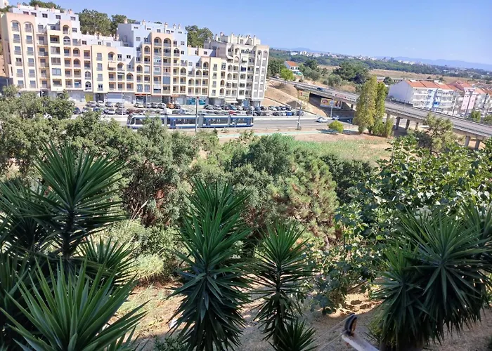 Garden View Ample Double Good Natural Light Superhost