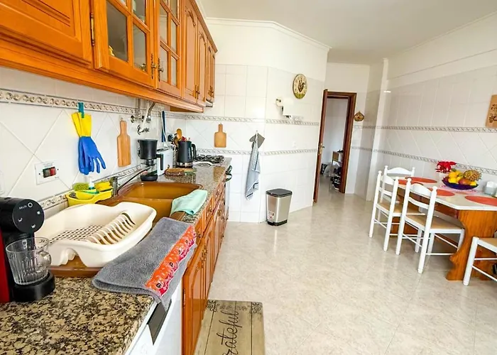 Garden View Ample Double Good Natural Light Superhost Privatunterkunft Corroios