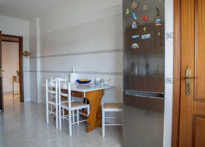 Garden View Ample Double Good Natural Light Superhost